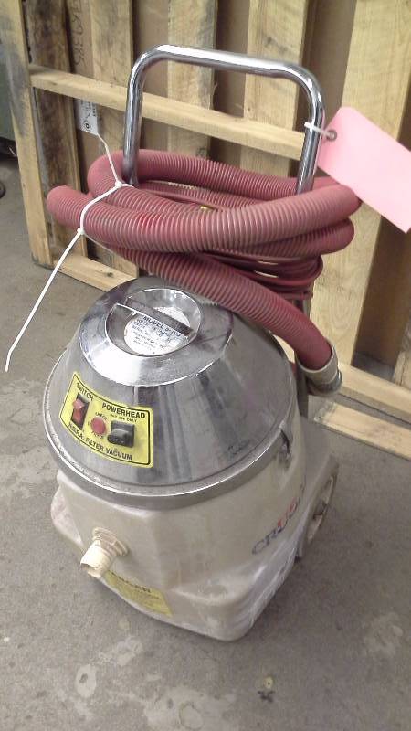 lot 156 image: Crusader WetDry Vacuum Model 5-105