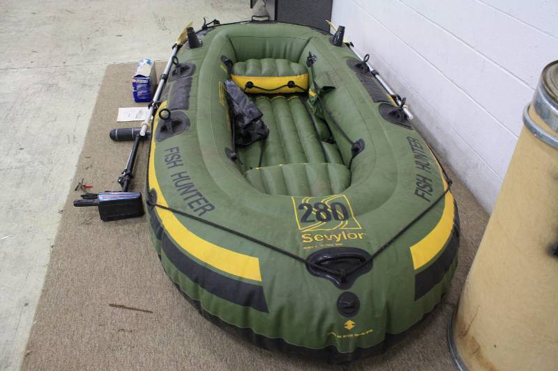 Sevylor Fish Hunter HF280 Inflatable BoatRaft with Trolling Motor