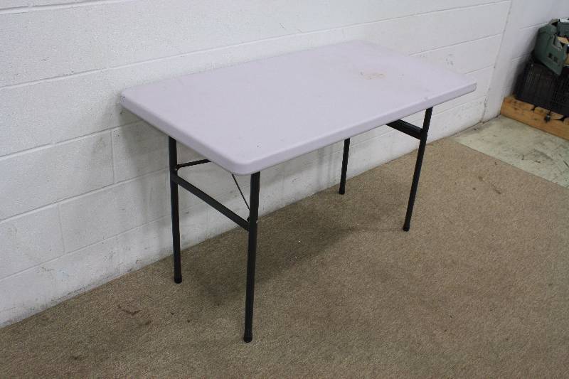 lot 35A image: 4 Foot Folding Table