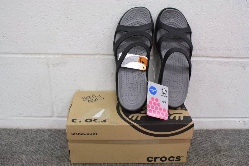 lot 67A image: Croc Sandals  Womens Size 9 - NEW