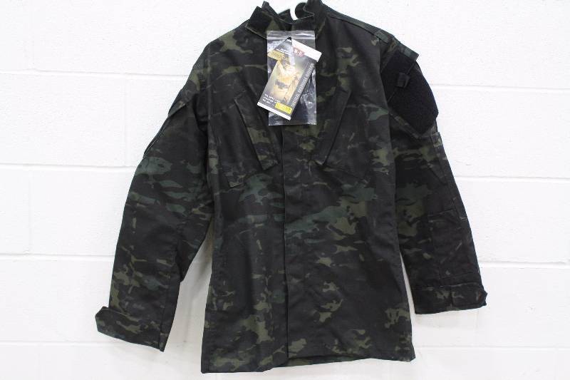 lot 71A image: Tactical Jacket and Uniform  New with Tags - Mens XS-Long
