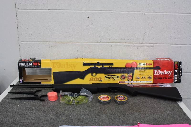 lot 79 image: Daisy BB or Pellet Gun