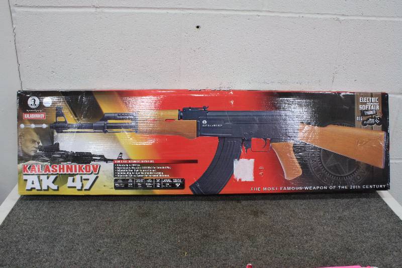 lot 83 image: AK 47 Airsoft Gun