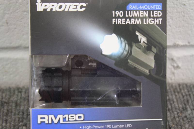 lot 40 image: iProTec RM190 LED High-Powered Firearm Light