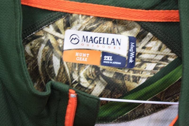lot 111A image: Realtree Hunt GEar Long Sleeve Mens XXL