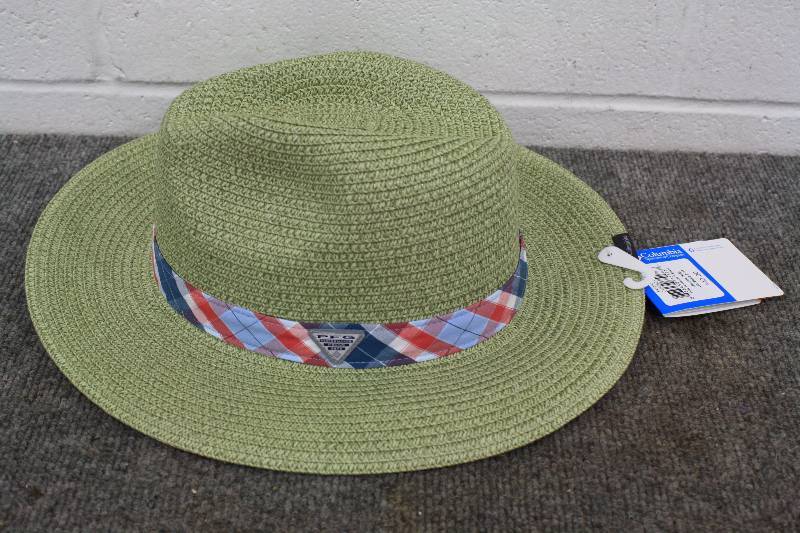 lot 112 image: Columbia Unisex Shade Hat New - $42.00
