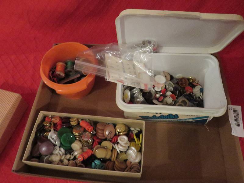 lot 20 image: Buttons