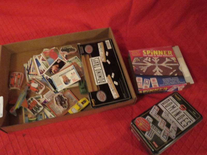 lot 23 image: Collectible Sports Cards