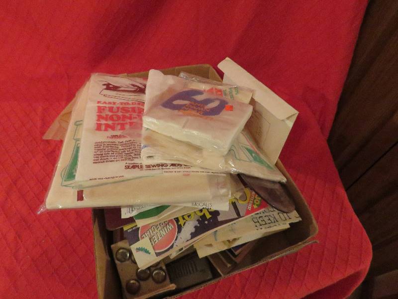 lot 36 image: Sewing-Craft lot