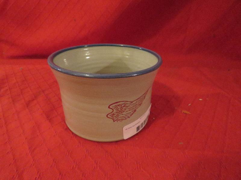 lot 68 image: RedWing Pot