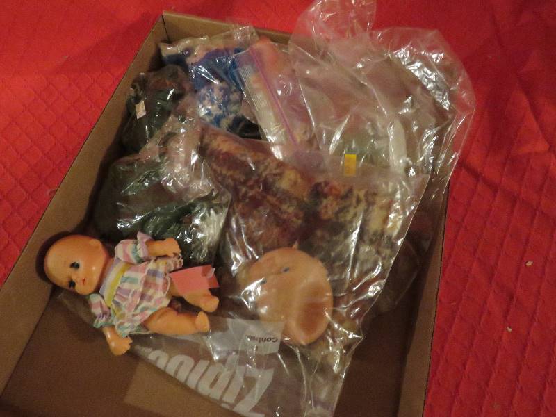 lot 87 image: Vintage Dolls
