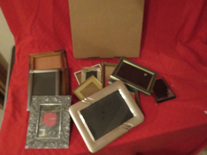 lot 103 image: Picture Frames