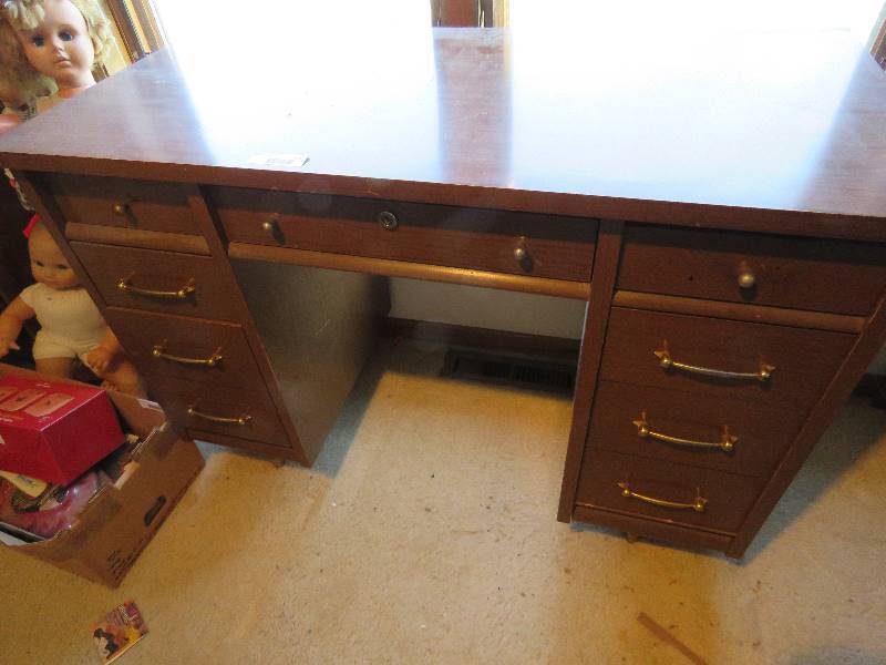 lot 135 image: Vintage Desk