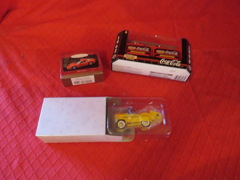 lot 140 image: Collectible Cars