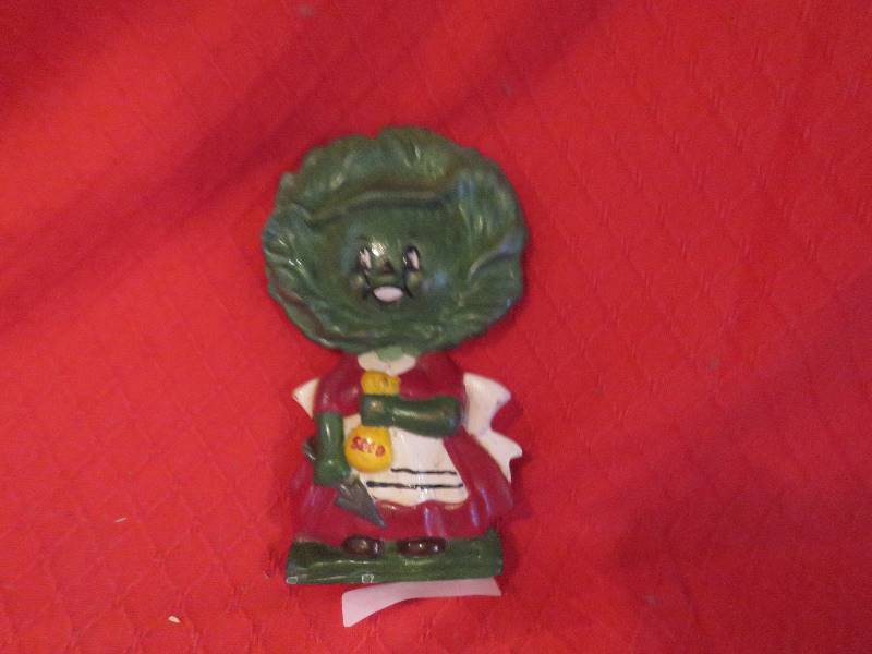 lot 151 image: Garden Decor