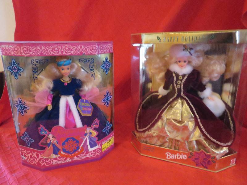lot 169 image: Collectible Barbies