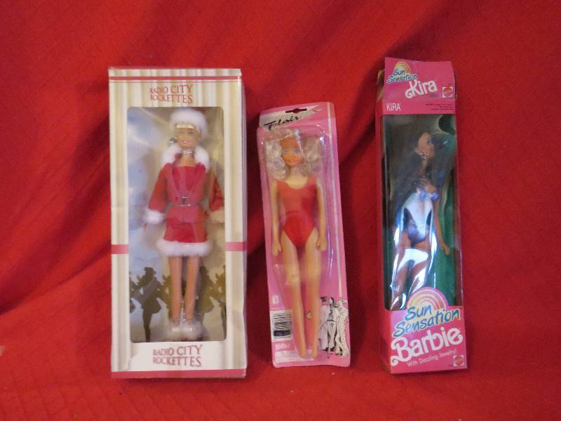 lot 170 image: Collectible Barbies