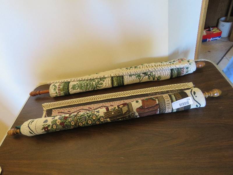 lot 221 image: Garden Tapestry