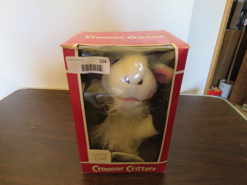 lot 224 image: Croonin Crittters