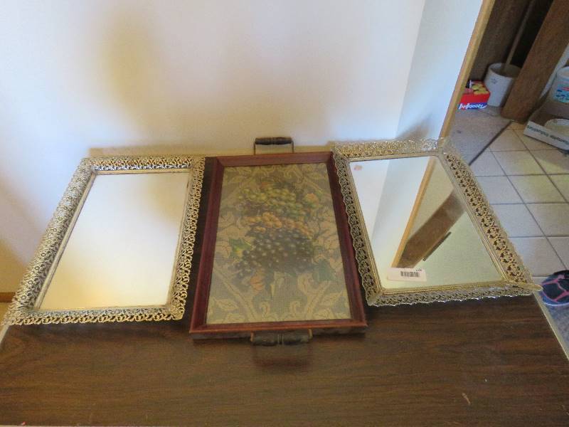 lot 239 image: Vintage Serving Trays