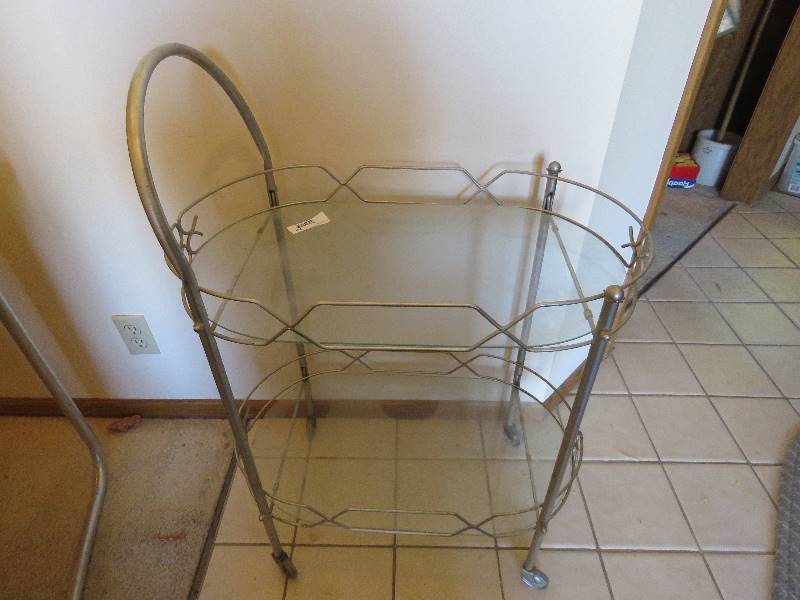 lot 252 image: Vintage Portable Tea Tray