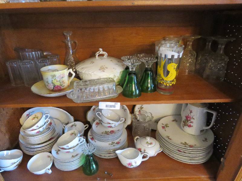 lot 261 image: Moss Rose China Set