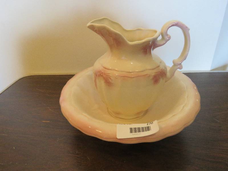 lot 270 image: Vintage Pitcher and Bowl Set