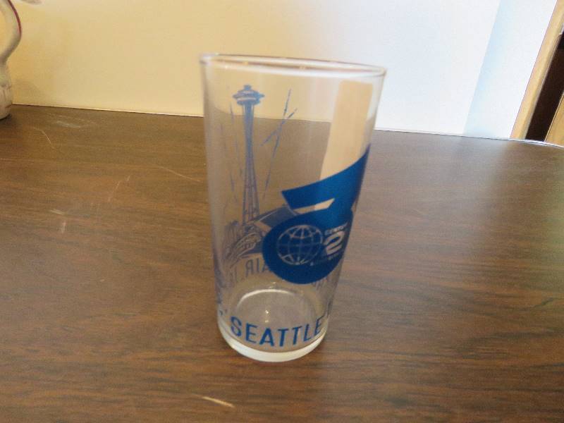 lot 280 image: Worlds Fair Collectible
