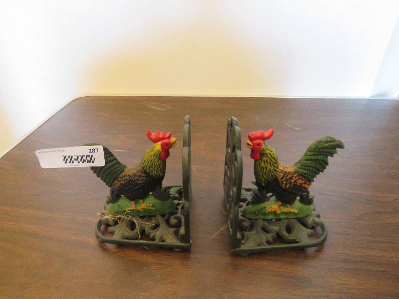 lot 287 image: Rooster Book Ends