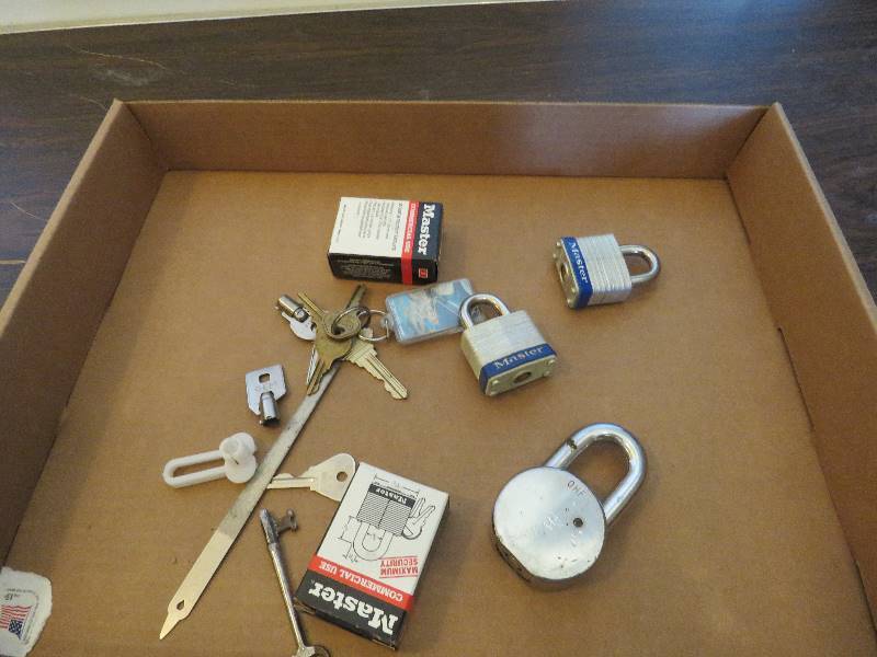 lot 293 image: Locks and Keys