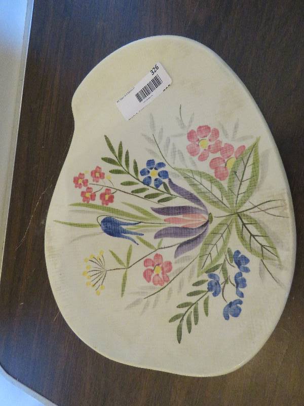 lot 326 image: RedWing Decor