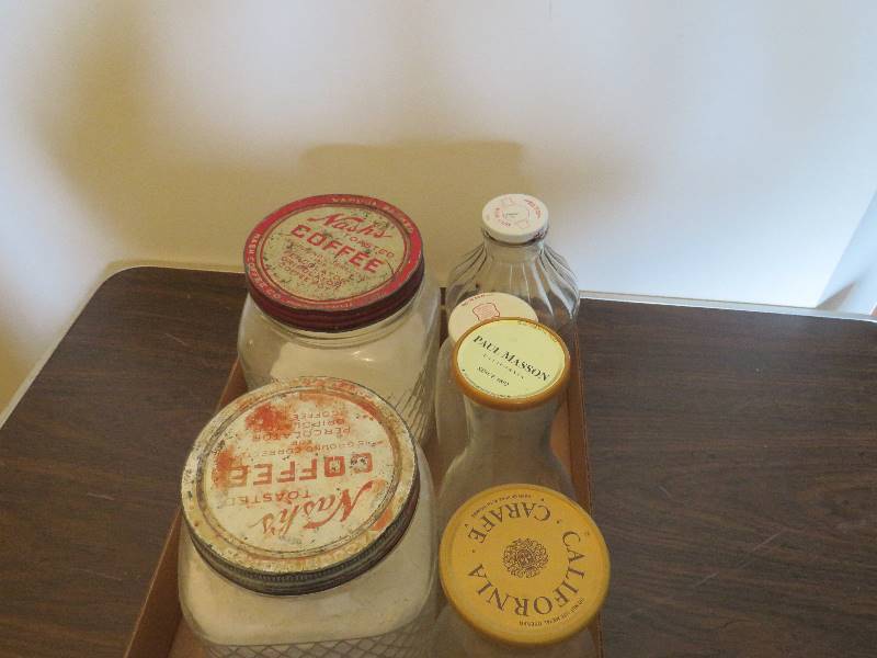 lot 339 image: Vintage Jars