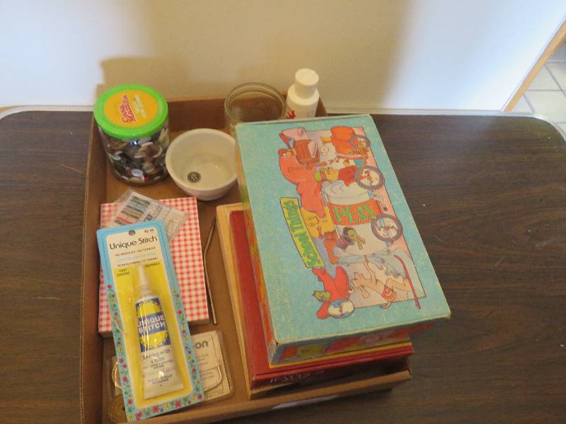 lot 347 image: Sewing Supplies