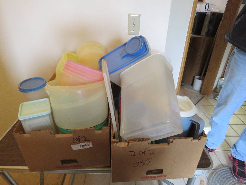 lot 355 image: Tupperware