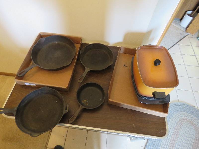 lot 357 image: Cast Iron Frying Pans