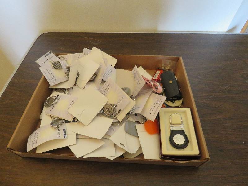 lot 371 image: Keychains and more