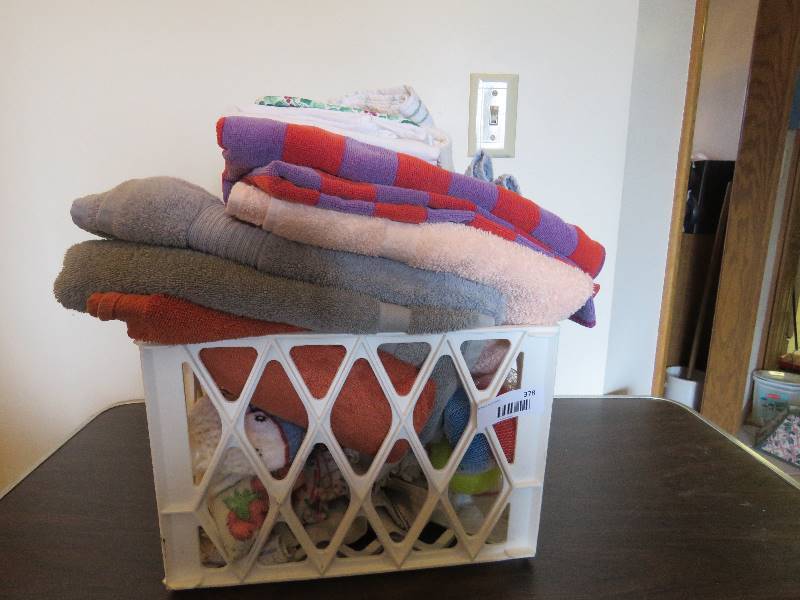 lot 378 image: Linens
