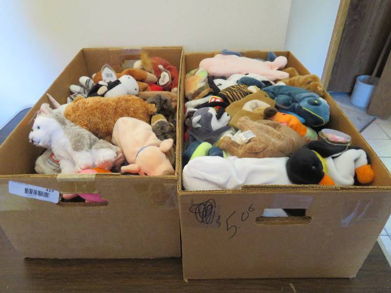 lot 417 image: Beanie Babies
