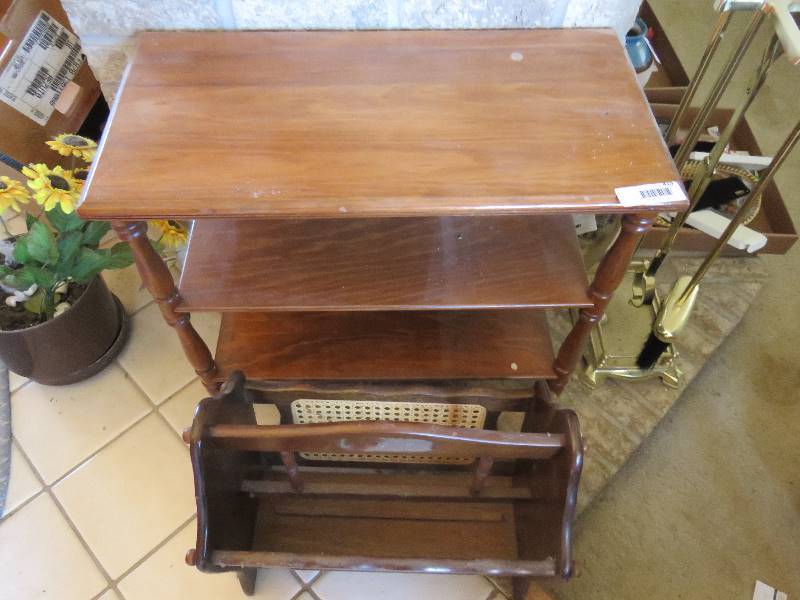lot 419 image: Living Room Tables