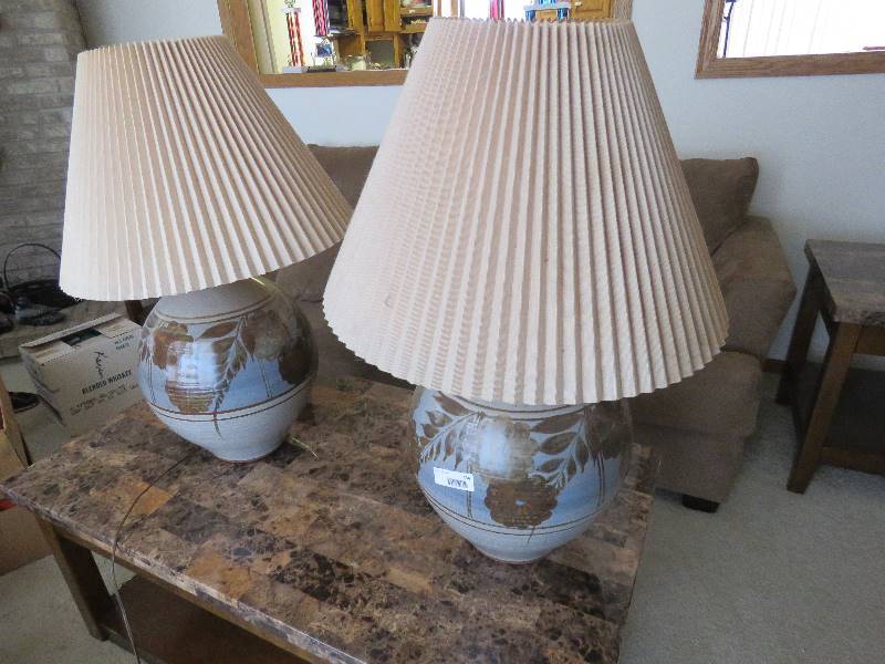 lot 434 image: Matching Table Lamps