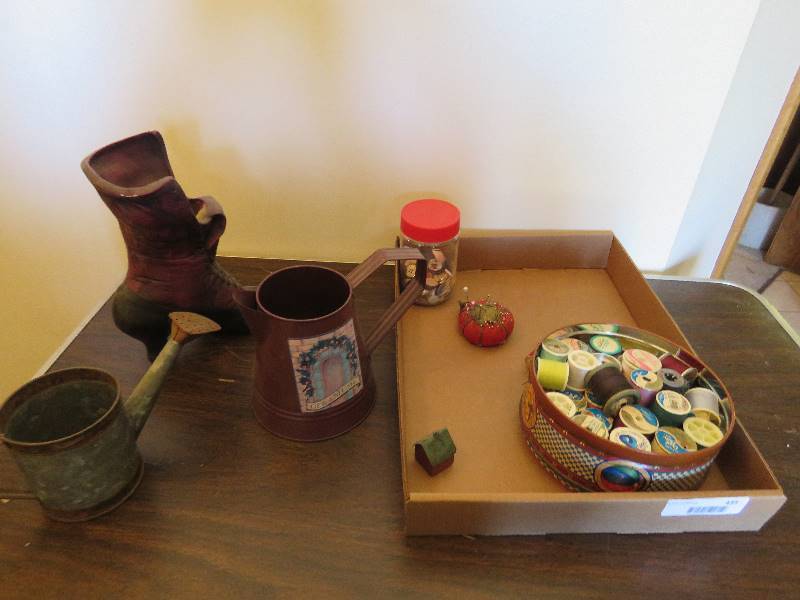 lot 435 image: Vintage Decor