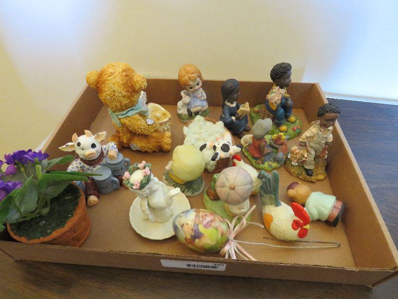 lot 469 image: Household Decor