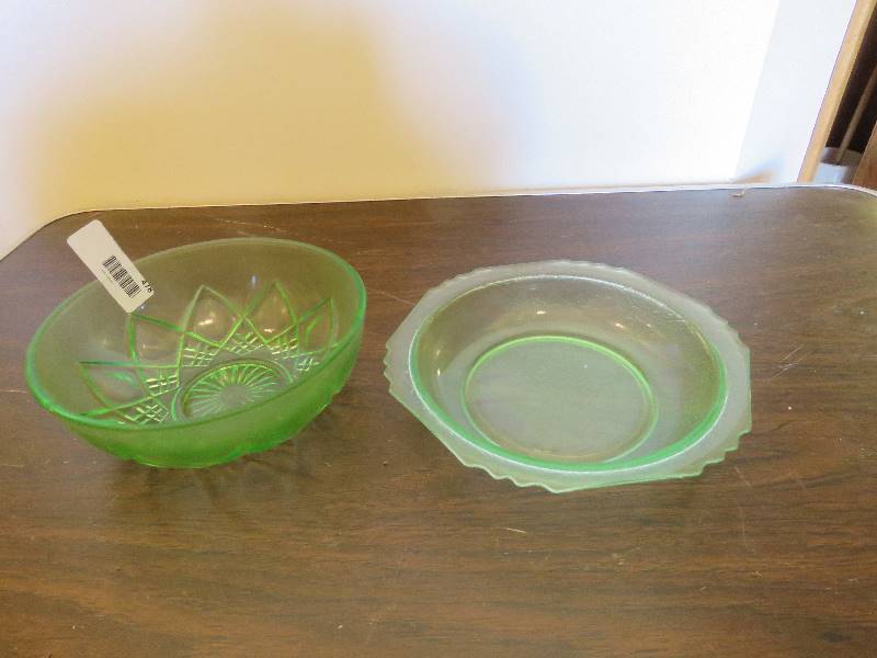 lot 478 image: Green Glass
