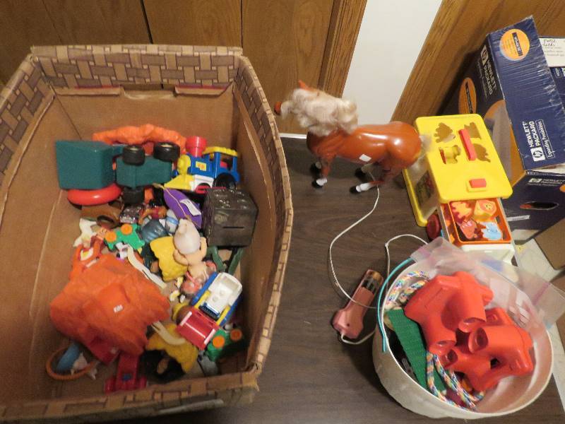 lot 520 image: Toys