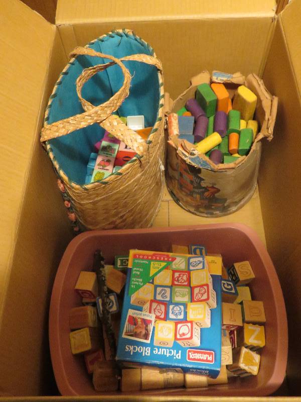 lot 523 image: Vintage Wood Blocks