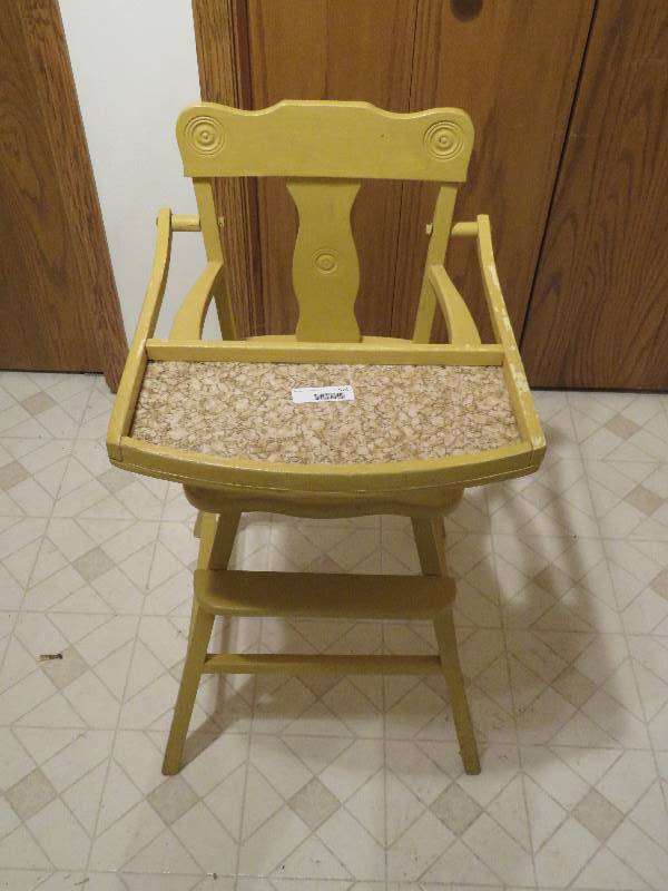 lot 524 image: Vintage High Chair