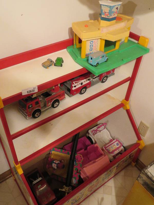 lot 525 image: Toys