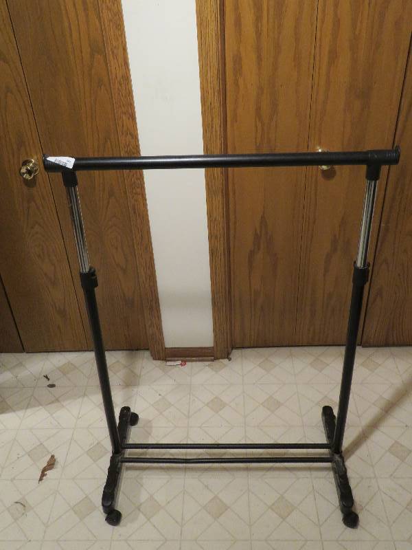 lot 543 image: Portable Clothes Rack