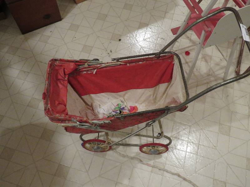 lot 545 image: Antique Stroller