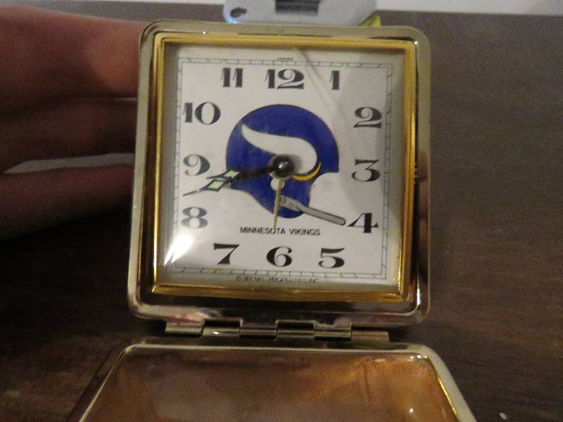 lot 551 image: Vintage Vikings Travel Clock